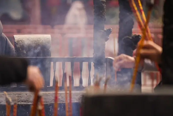 The Ultimate Guide to Incense: Types, Benefits, and How to Use Them