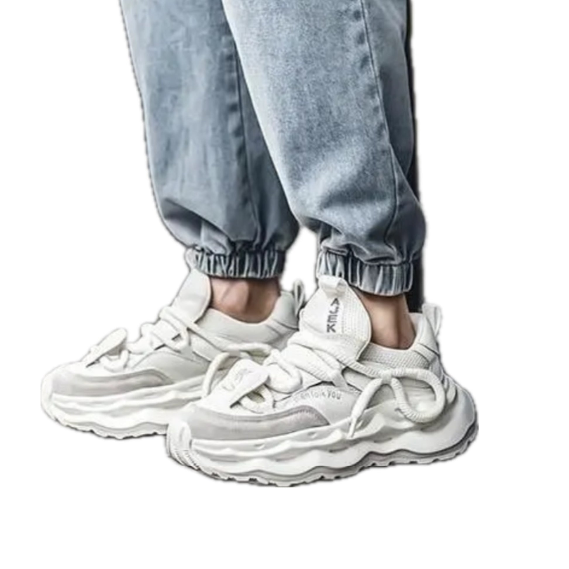 Vintage-inspired chunky dad sneakers for men and women, featuring a bold sole, durable build, and retro casual style for everyday fashion and comfort.