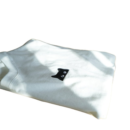 Unisex white cotton t-shirt with cute cat print, soft and breathable casual tee for men and women, perfect for everyday comfort and playful style.